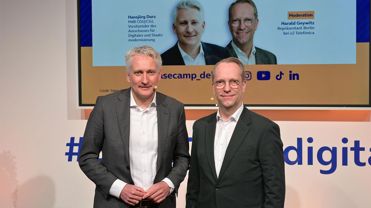 Hansjörg Durz und Harald Geywitz beim Nachgefragt! Event. Link führt zum Flickr Album.