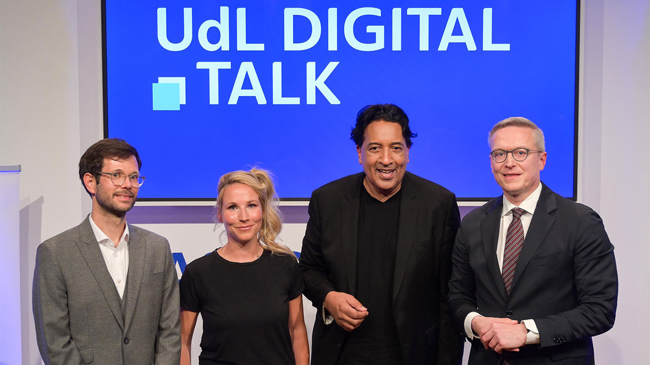 Philippe Gröschel, Fränzi Kühne, Cherno Jobatey und Dr. Karsten Wildberger beim UdL Digital Talk. Link führt zum Flickr Album.