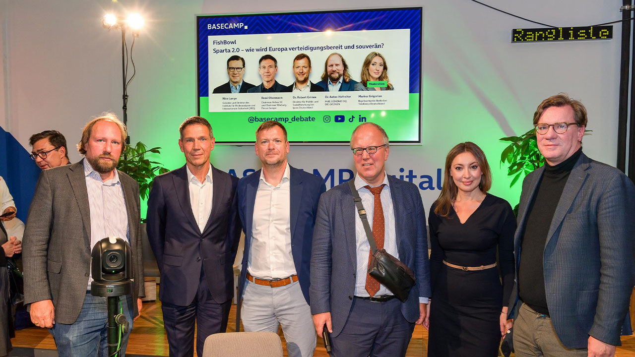 Dr. Anton Hofreiter, René Obermann, Dr. Robert Grimm, Zuschauer, Marina Grigorian und Nico Lange beim FishBowl Event. Link führt zum Flickr Album.